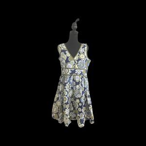 Scarlett & Jo Knee Length Green and Blue Floral Pattern